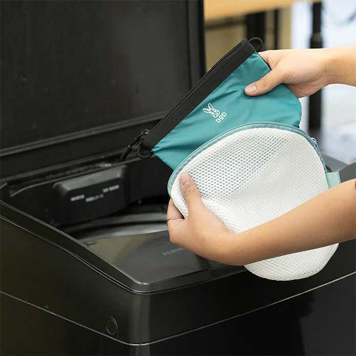 ミッツ・ワケポーチを洗濯するところ