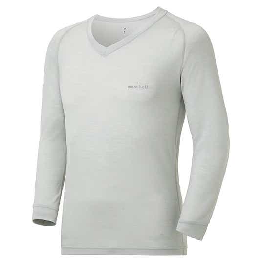 ほどよい厚みで寒い季節に頼れる一枚。動きやすさと温もりを両立し、重ね着もしやすい