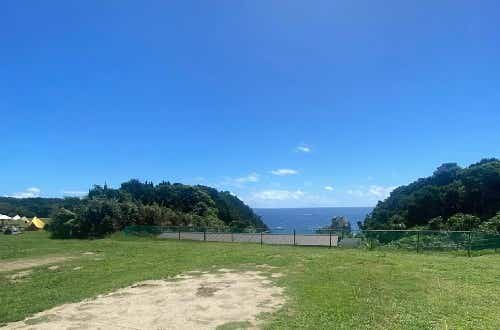 初日の出スポットまで徒歩で行ける。場内に露天風呂あり