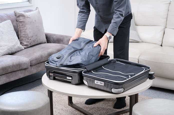 圧縮袋　電動圧縮バッグ「Qubo」