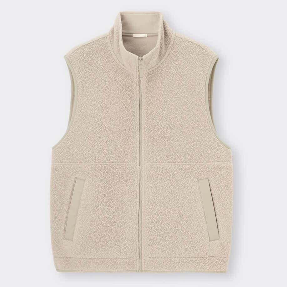 シンプルデザインで使いやすいフリースベスト。肌触りのよさもメリット