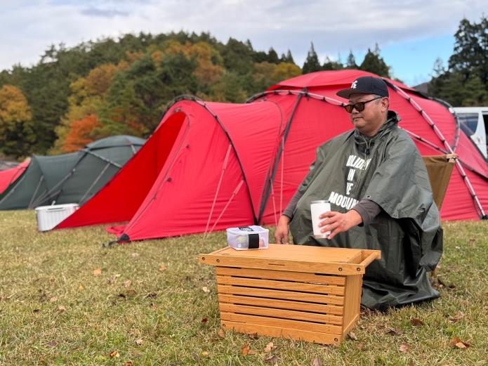 シェルフコンテナMをテーブルとして使う