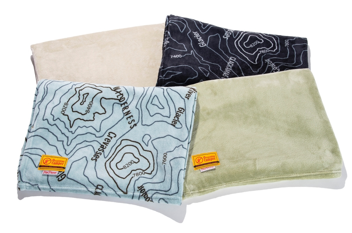 「運転寒くないよ」「焚き火でも重宝」燃えない新作が、“冬キャンプとドライブ”の救世主に【オレゴニアンキャンパー】