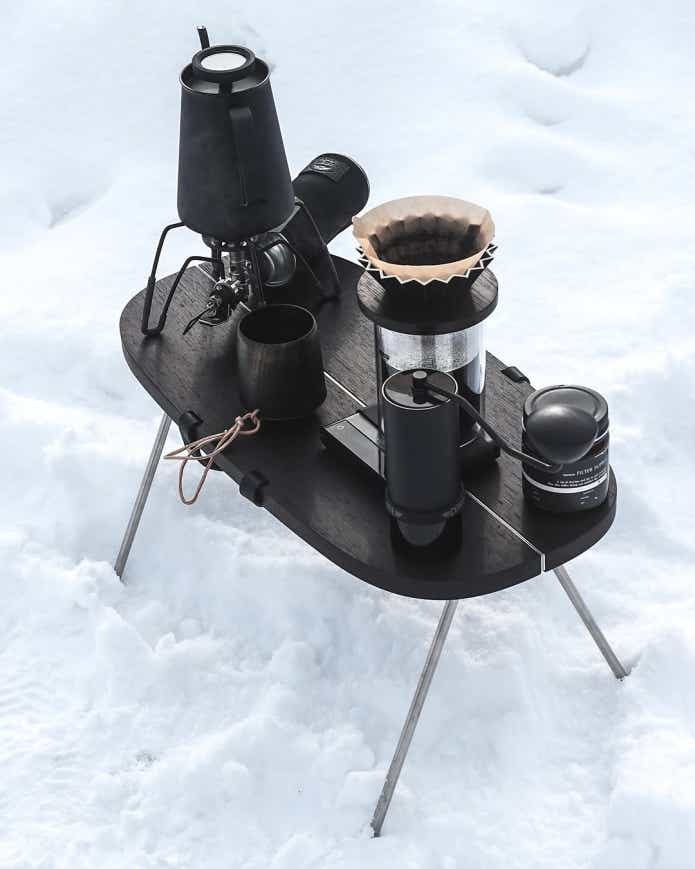 PROLOGトートテーブルをキャンプで使っている