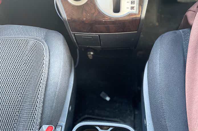 スイングUSB_車内に落下