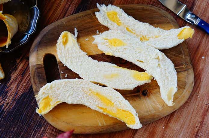 ドンキの剝けるバナナパンの断面