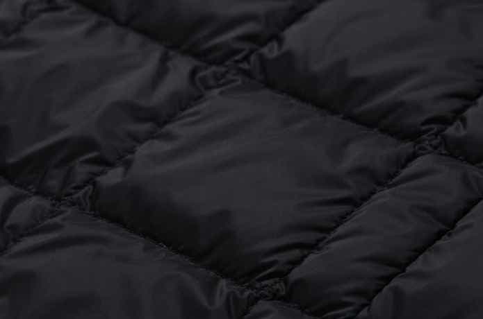 TAION ベーシックダウンパンツのステッチ