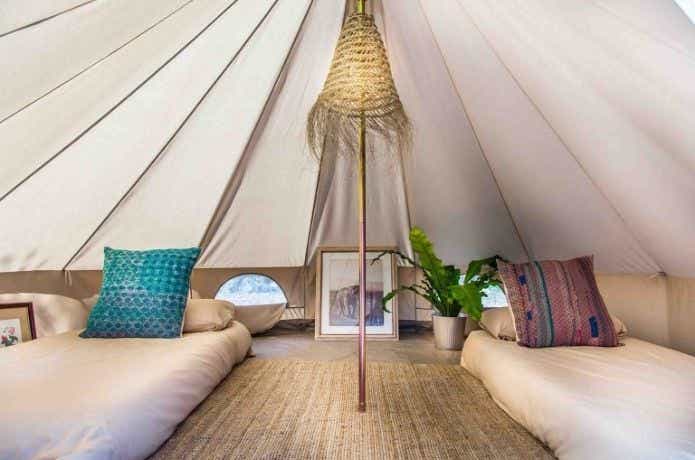 おしゃれなベルテントの幕内