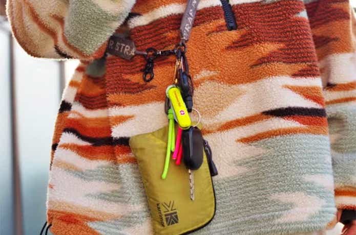 ビクトリノックス「シグネチャーライト」装着時