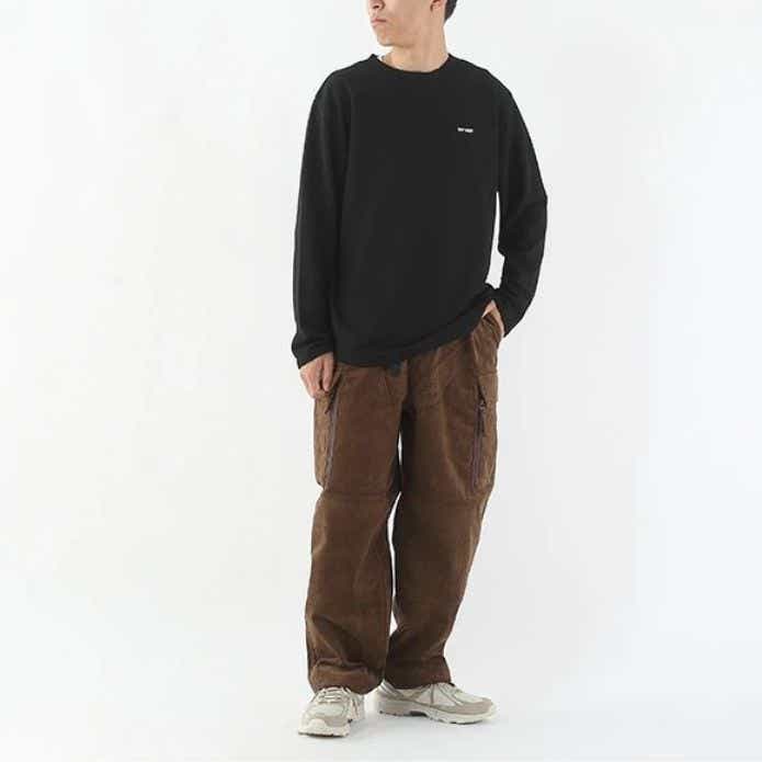 CORDUROY BUSH PANTSのコーデ