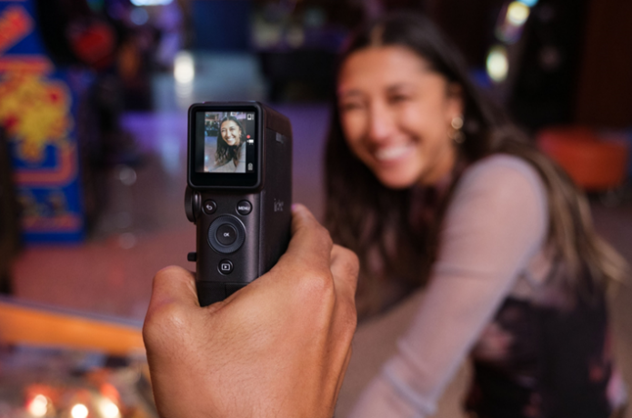 富士フィルム チェキ　instax mini Evo Cinema™