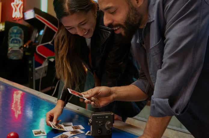 富士フィルム チェキ　instax mini Evo Cinema™