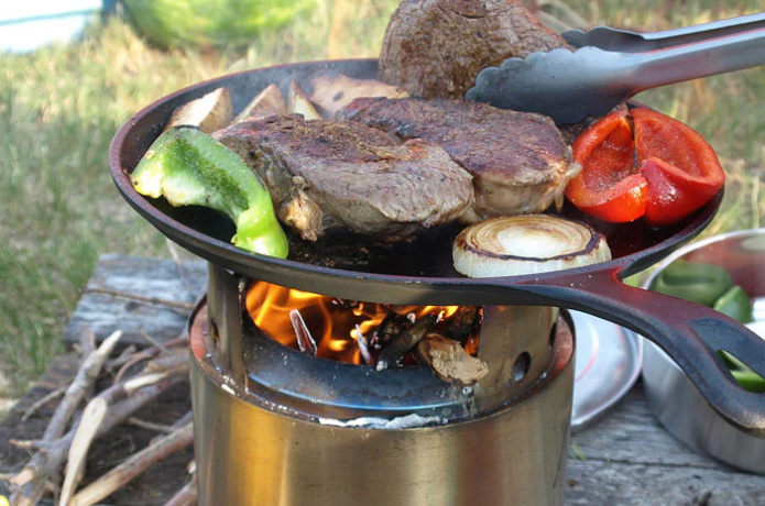 ソロストーブ キャンプファイヤーでBBQ