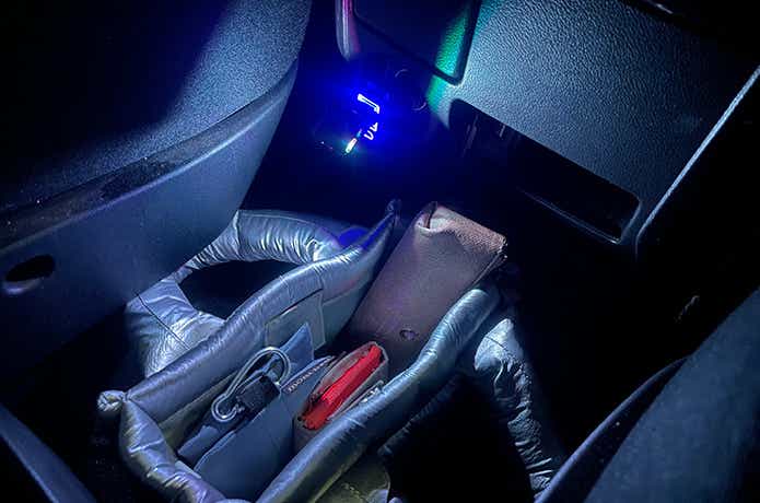 スイングUSB_トートバッグ照射_02