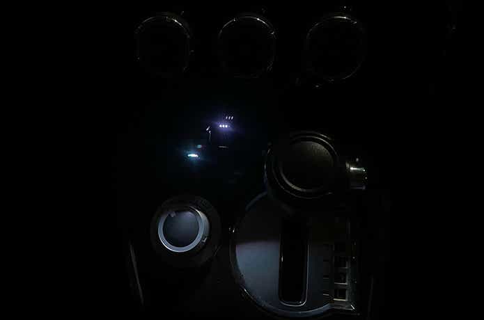 スイングUSBライト_正面のみ点灯