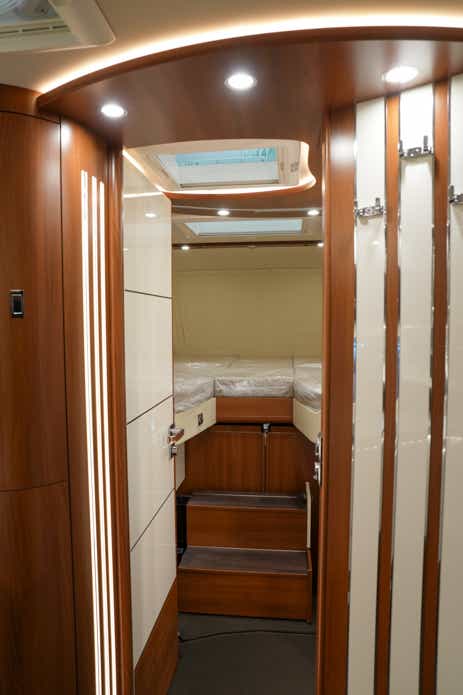 カルタゴ ライナー・フォー・ツー I 53L 前方ベッド