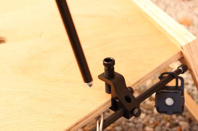 クランプを逆さまにして使っている