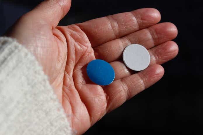 粘着剤付き鉄板