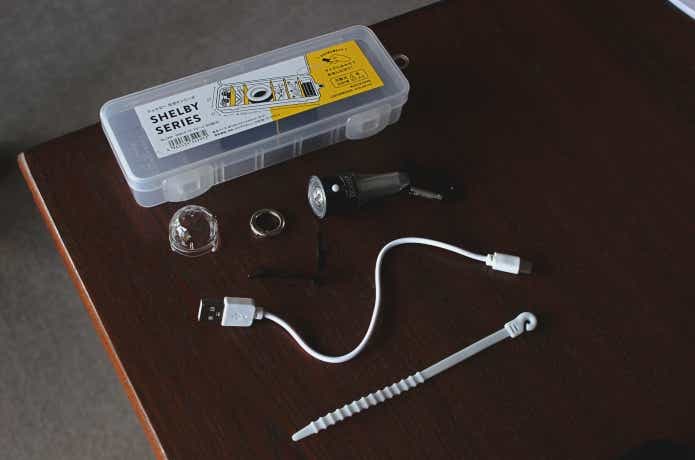 収納ケースと全パーツ