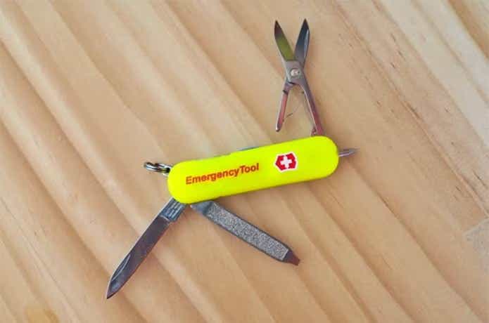 ビクトリノックス「シグネチャー ライト」展開時