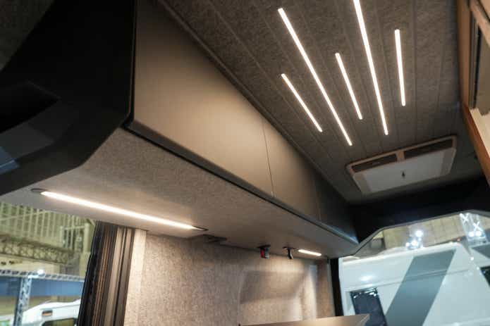 アドリア スーパーツイン600SPB ルーフ