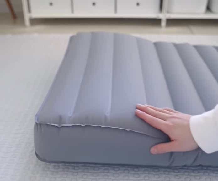 無印良品　空気でできたマットレス