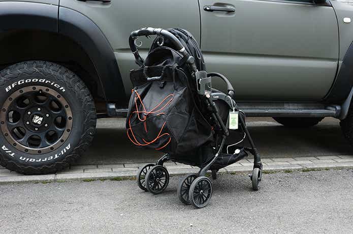 マルチシューズラックをベビーカーに装着