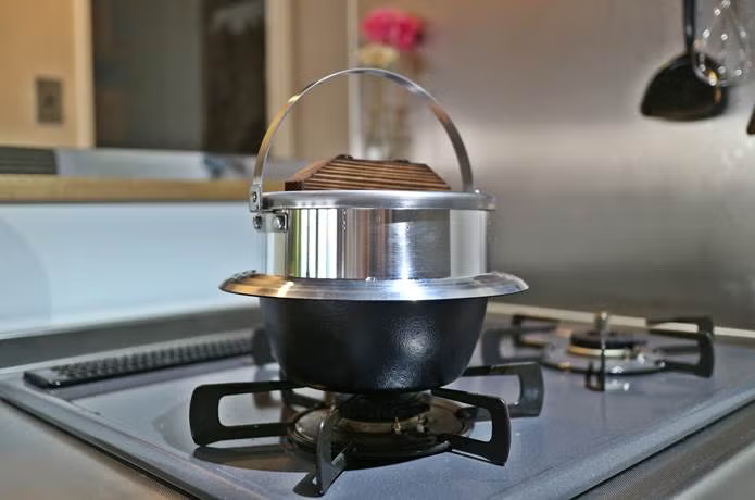 ユニフレーム羽釜　3合をキッチンで使用