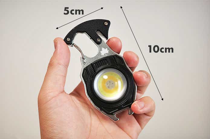 手に持った着火できる・USBサバイバルツール