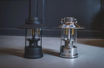 【レトロなのに最新機能】5050の新作LEDランタンが昔っぽいのに超スマートでいい感じ