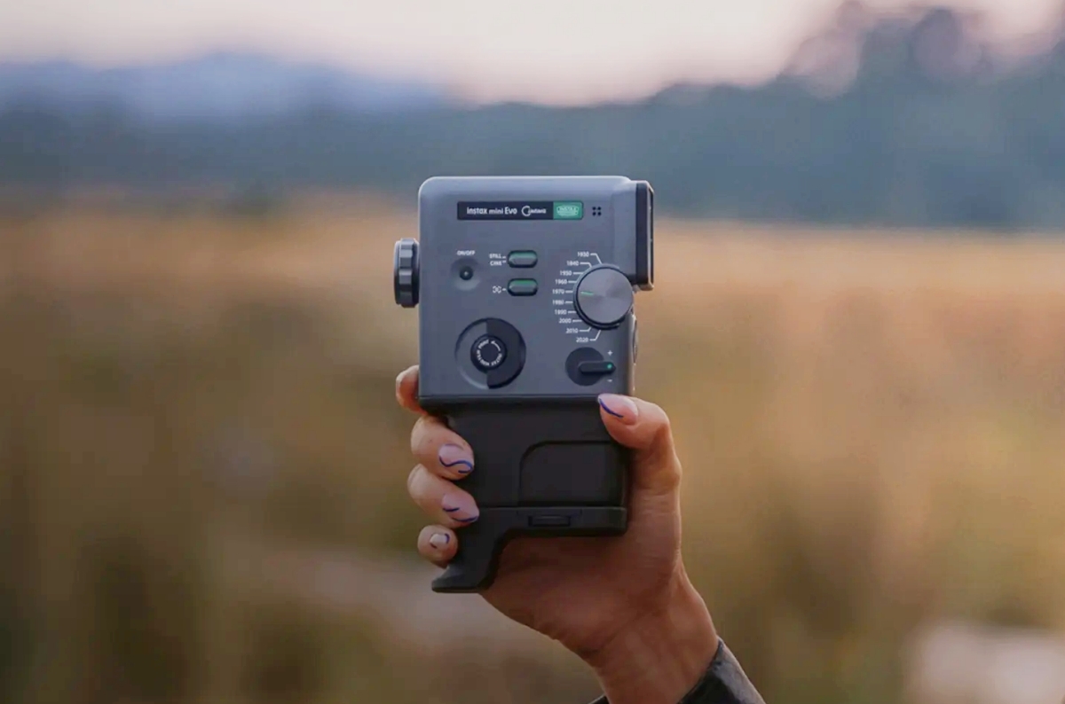 富士フィルム チェキ　instax mini Evo Cinema™