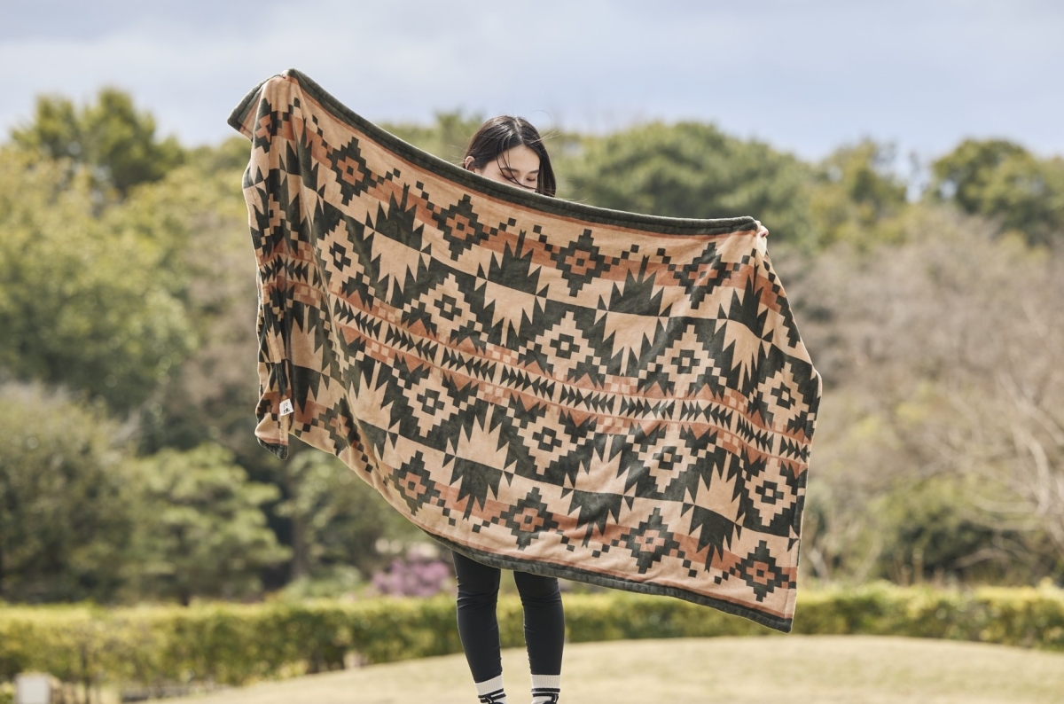 【コスパ抜群】アウトドアで使いやすい“電気毛布”が大ヒット中。でも春の訪れに近づき、在庫が怪しい……!