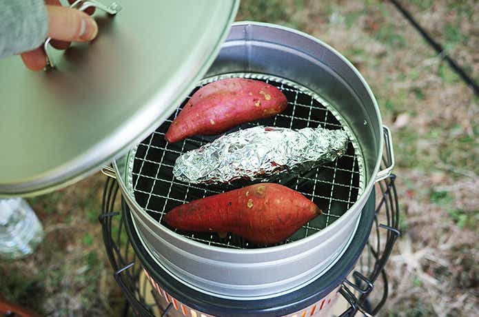 いもやききやっくんDXで加熱中の焼き芋