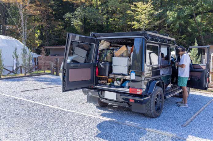 積載いっぱいの車