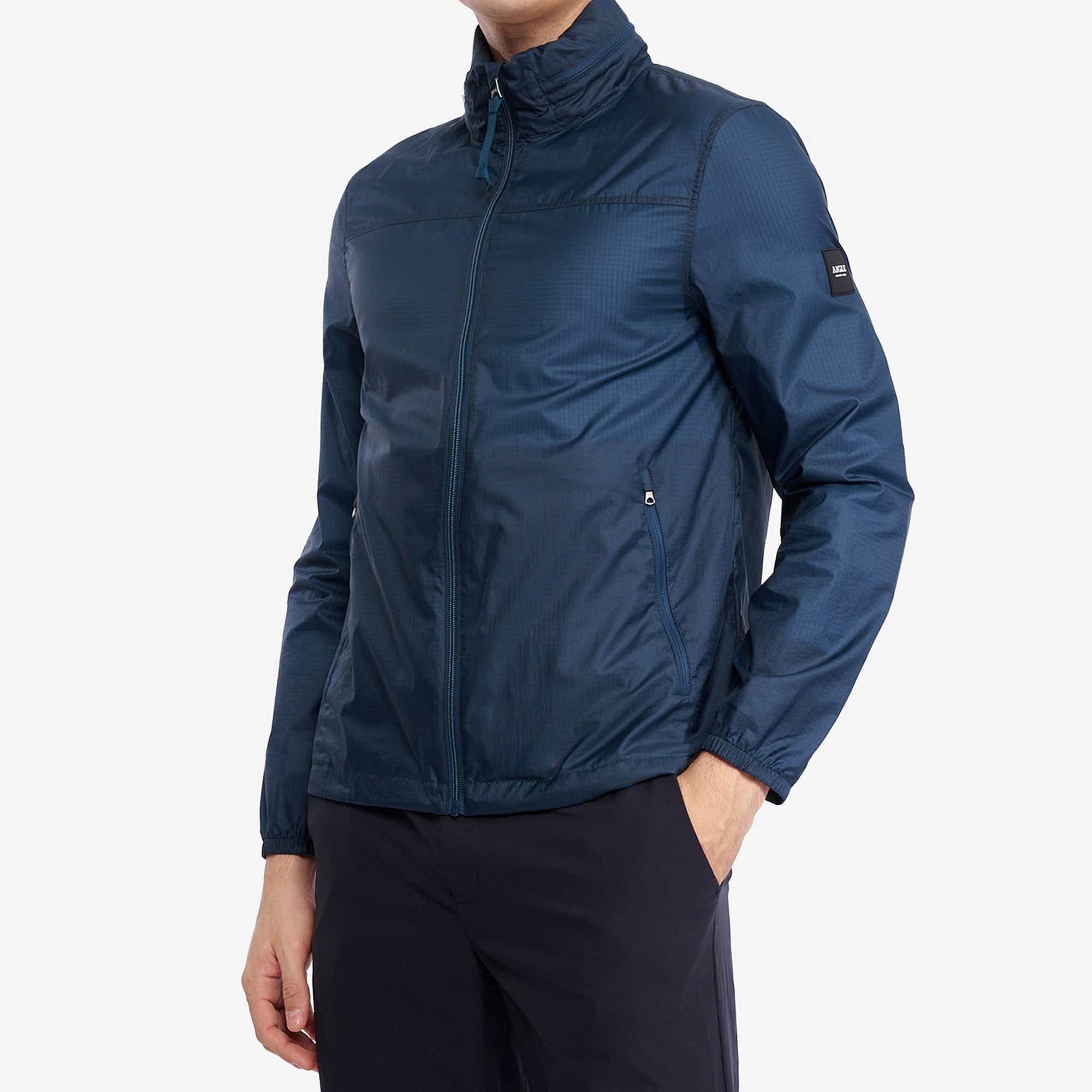 天候変化に対応する撥水ジャケット