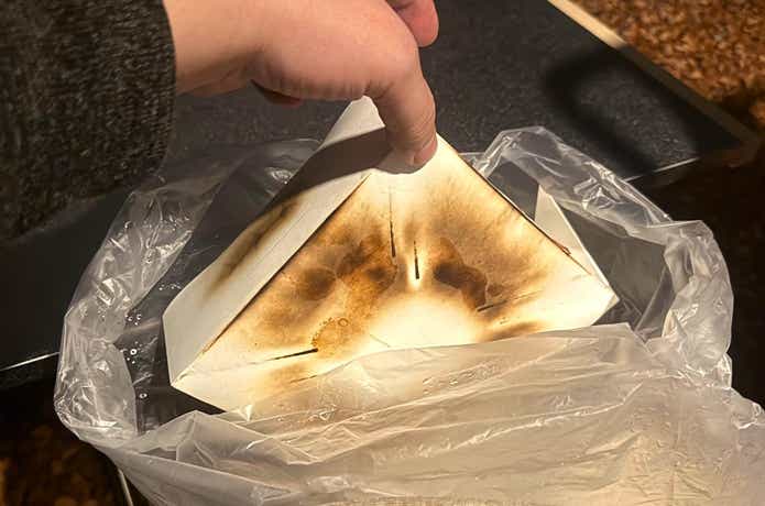 「使い捨て紙鍋」_廃棄シーン