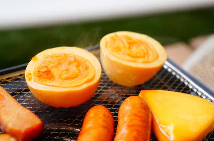 アドバンダーの燻製器「マジックボックス」で調理したゆで卵