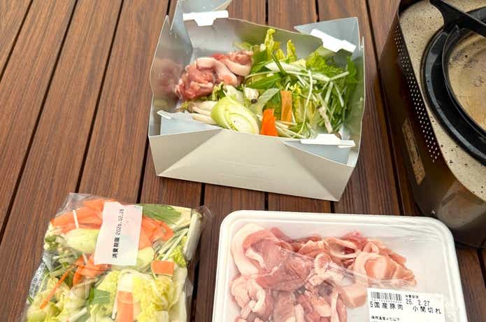 「使い捨て紙鍋」_食材をIN