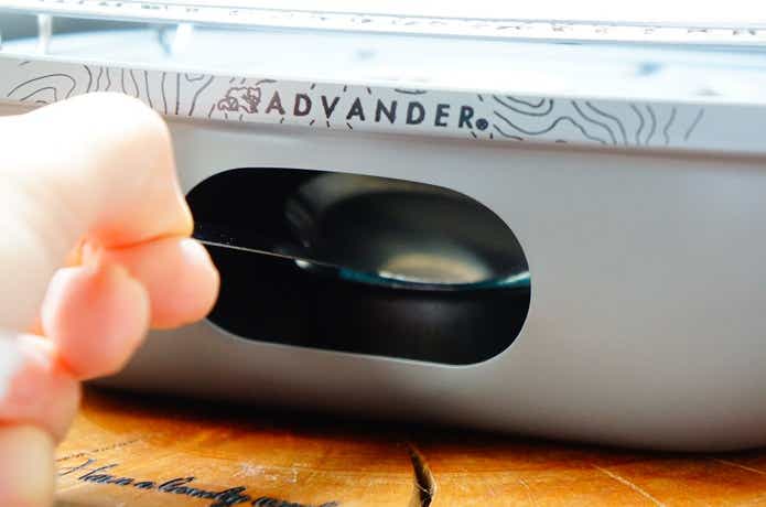 アドバンダーの燻製器「マジックボックス」の火消し