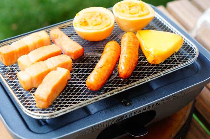 アドバンダーの燻製器「マジックボックス」で調理した食材たち