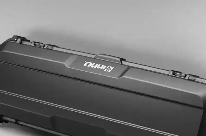 無骨なINNOルーフボックスに新作。“横にもう1つ積める”スリムモデルが登場