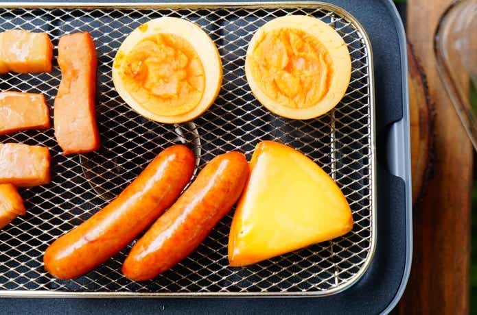 アドバンダーの燻製器「マジックボックス」で調理した食材たち