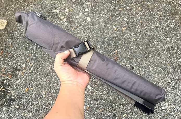 インフレータブルグランドチェア収納時