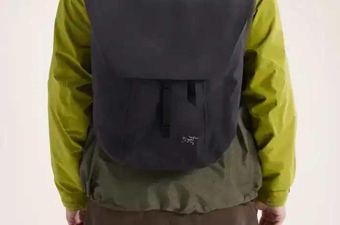 「結局これに落ち着く」アークテリクスの“街で使えるリュック”おすすめ3シリーズ