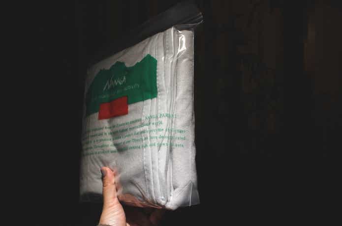 難燃毛布をジッパーバッグに入れてある