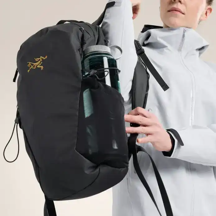 アークテリクス「マンティス16」