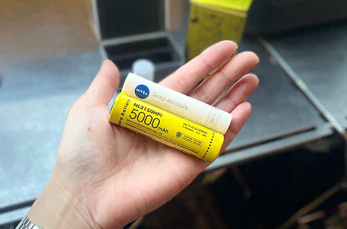 ナイトコア「インテリジェント バッテリーシステム」手のひらにON