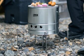 安い・軽い・タフ！キャンプギアの高さ“1,650円で底上げ”。尾上製作所の新作「2WAYスタンド」登場