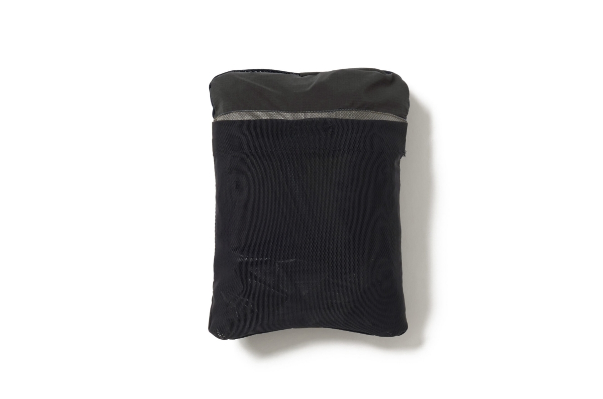 「いつ雨降るか、読めない時代」スノーピーク新作は、“ポケットに入る”完全防水のレインウェア