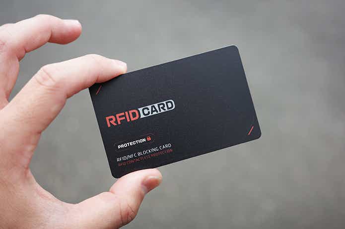 付属のRFIDセキュアカード